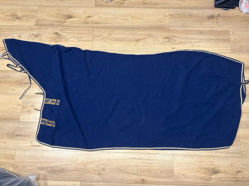 Fleecedeken met hals blauw 195