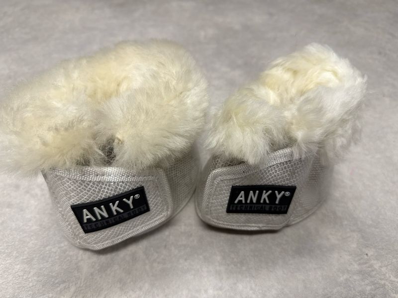 Anky springschoenen wit bont Anky springschoenen wit bont