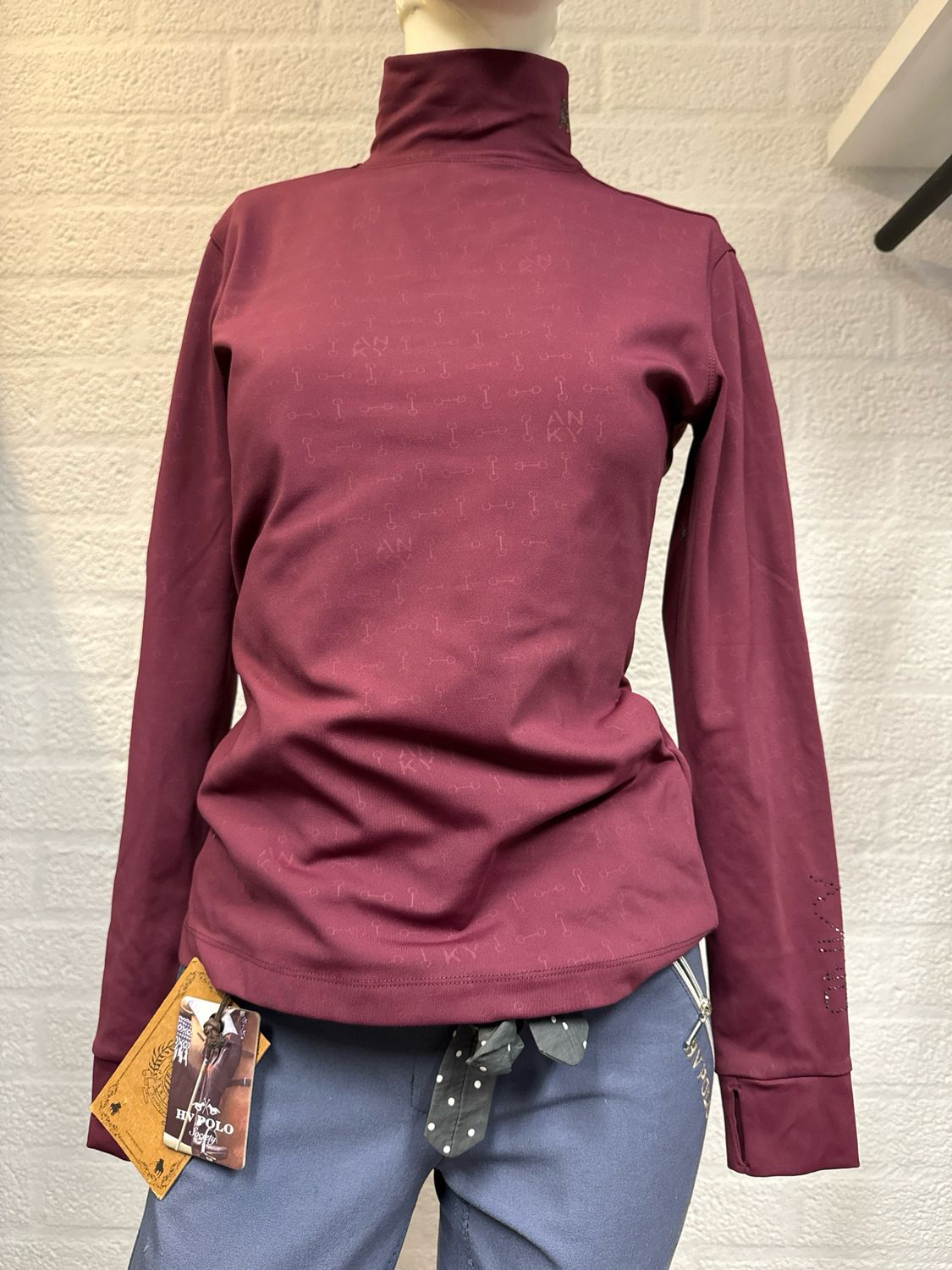 Anky top Windsor wine 36