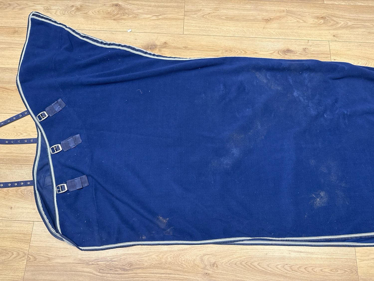 Fleecedeken met hals blauw 205