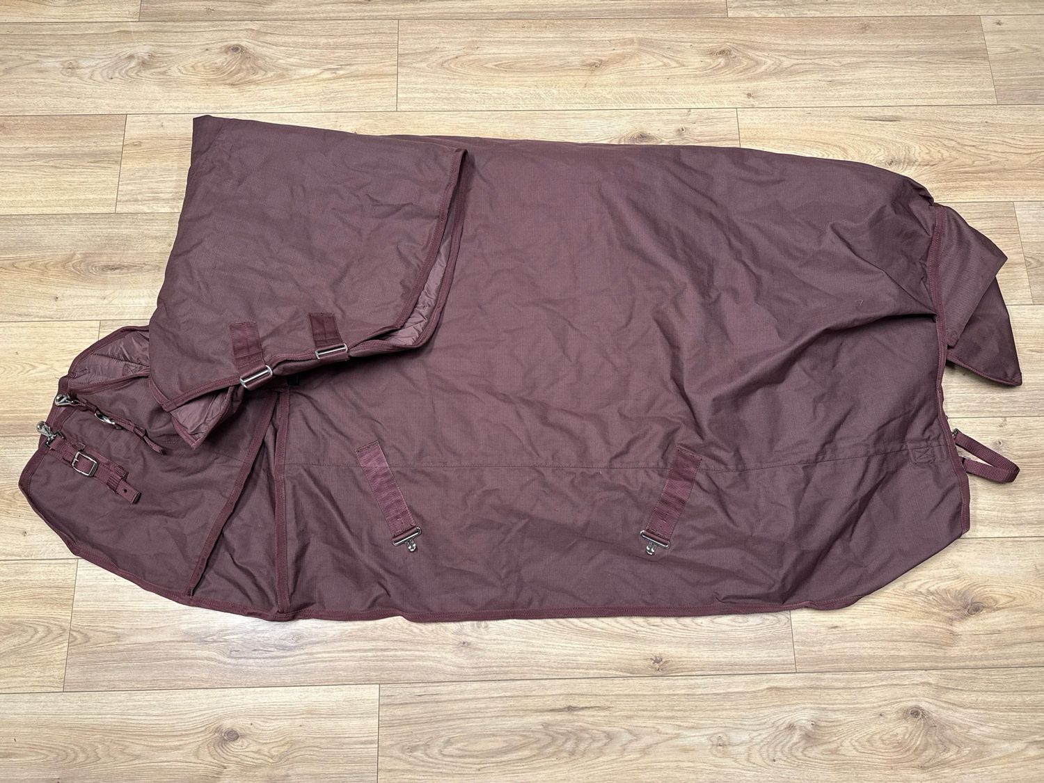 Chillton outdoordeken met vaste hals bruin 300g 185