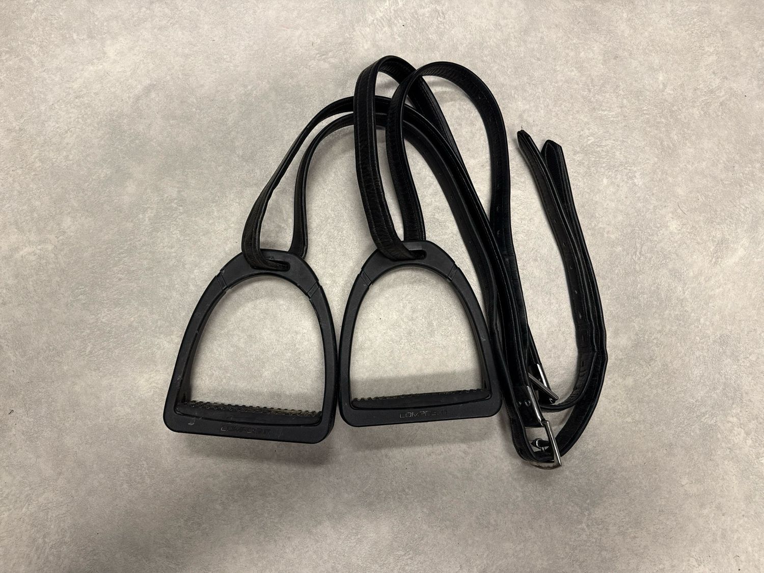 Compositi beugels met prestige beugelriemen 150