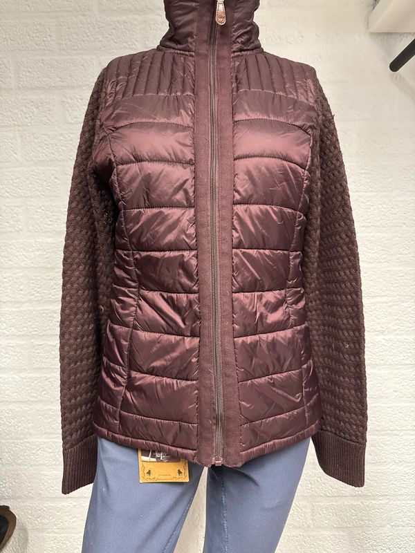 Human nature vest has Bordeaux 38