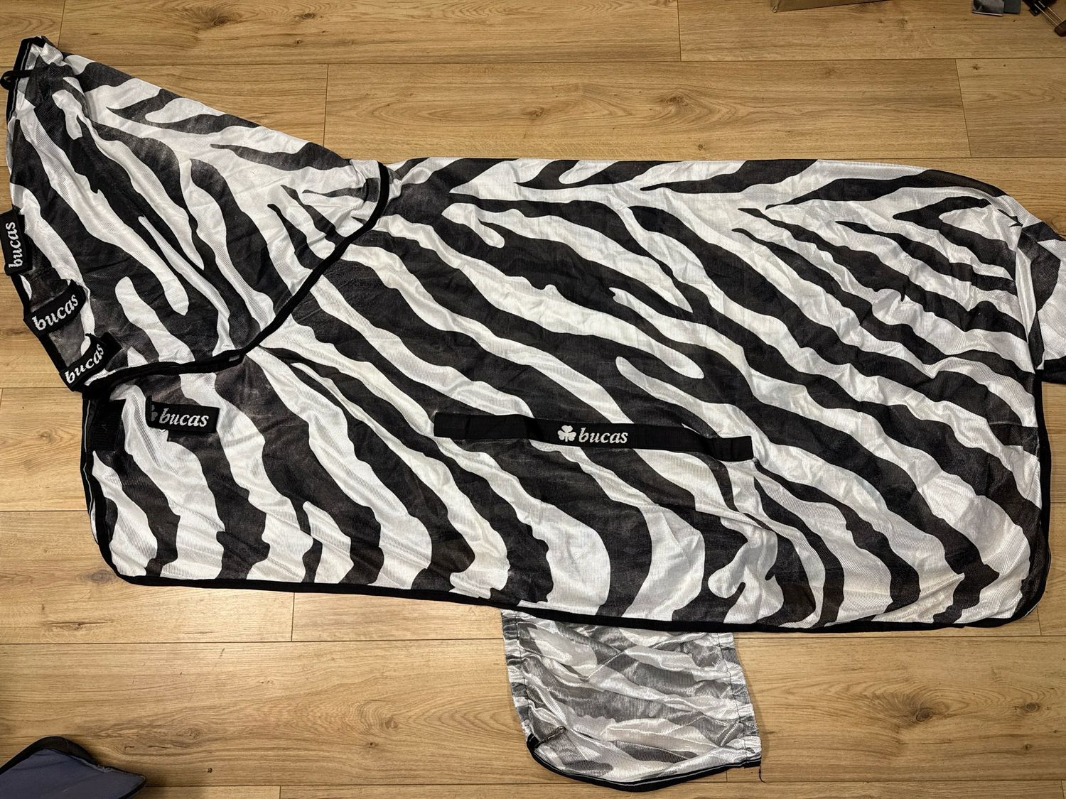 Bucas buzz off zebra met hals 191