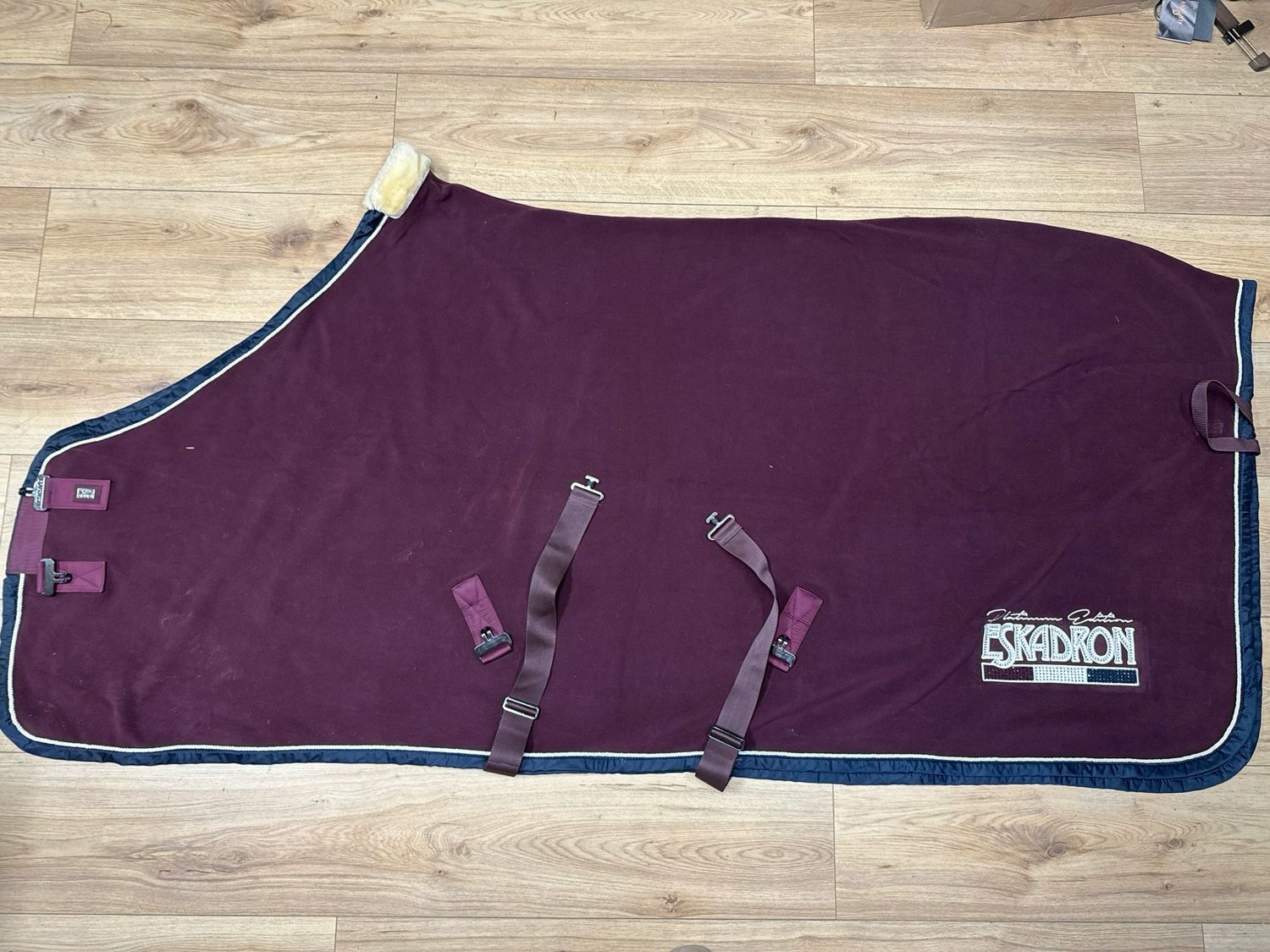 Eskadron zweetdeken Bordeaux 205