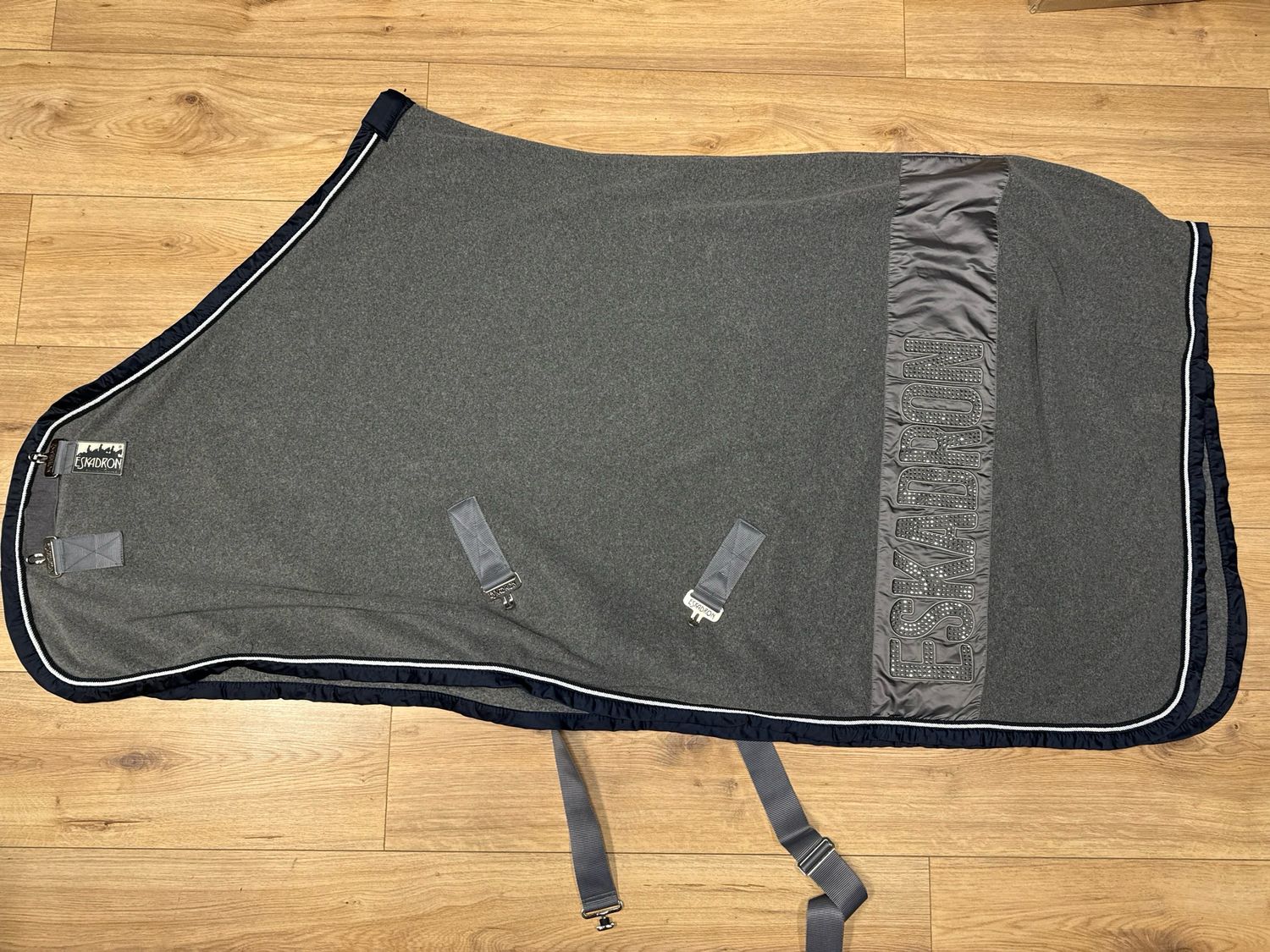 Eskadron zweetdeken grijs 185