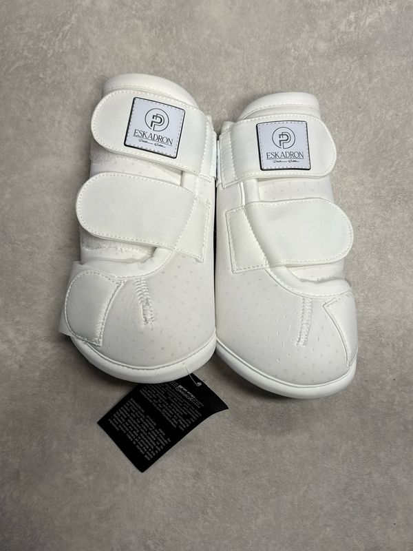 Eskadron Platinum beschermers wit pony