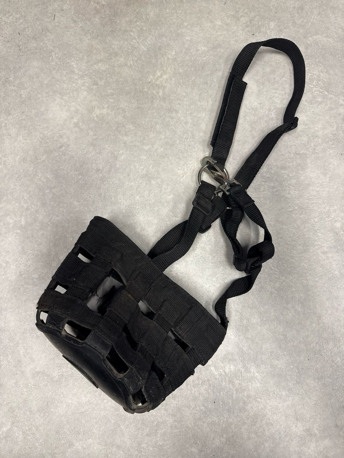 Graasmasker zwart pony