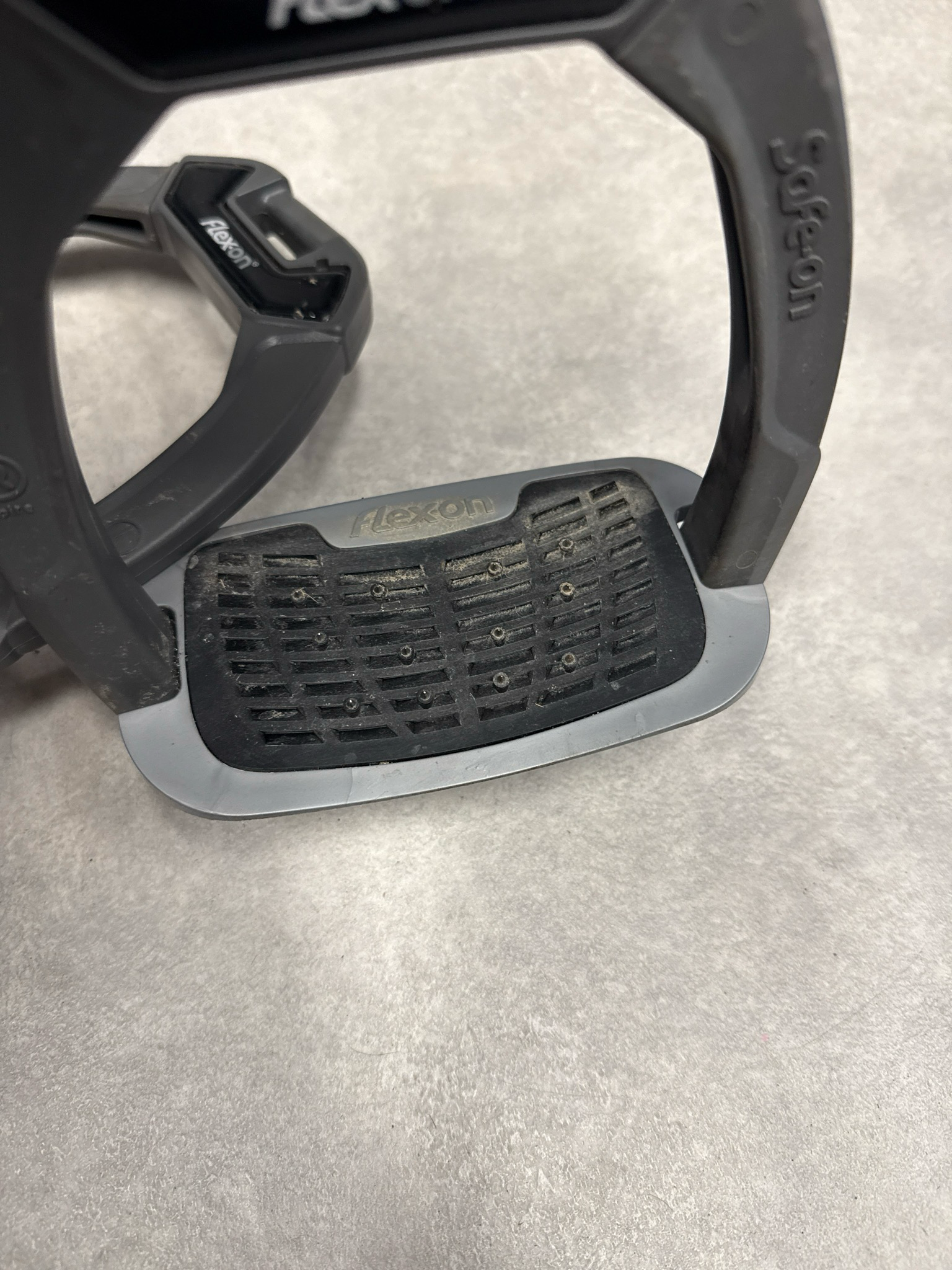 Flex-on Safe-on veiligheidsbeugels grijs