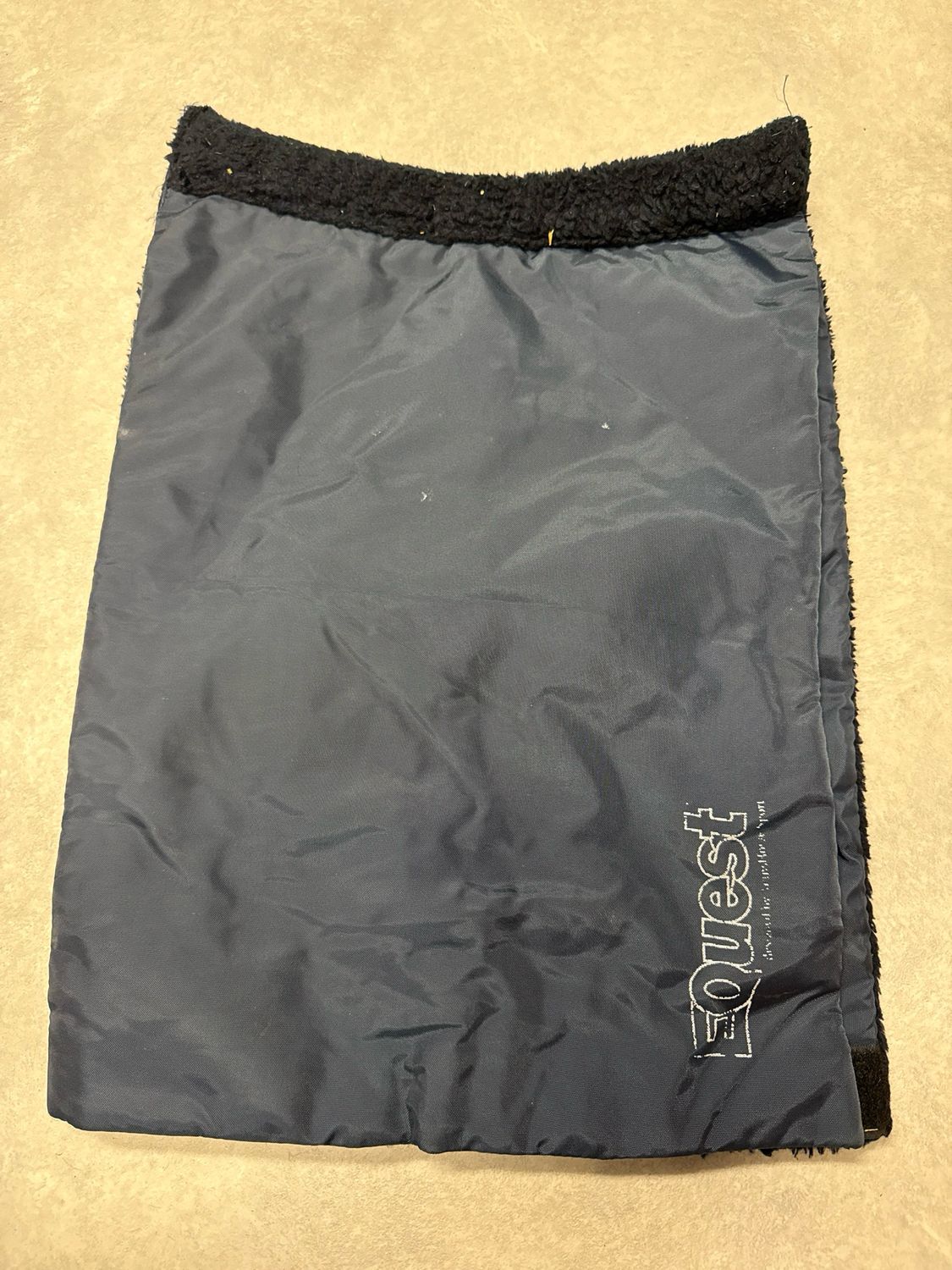 Equest borstbeschermer blauw