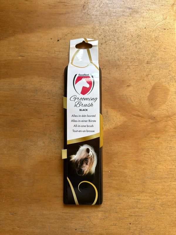 Excellent horse grooming brush zwart