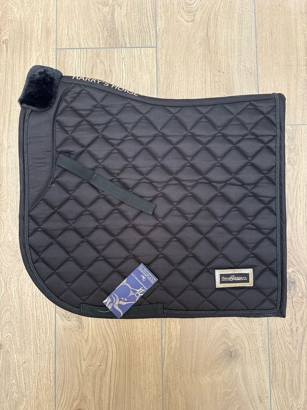 Harry’s horse dekje Badge zwart full dressuur Harry’s horse dekje Badge zwart full dressuur
