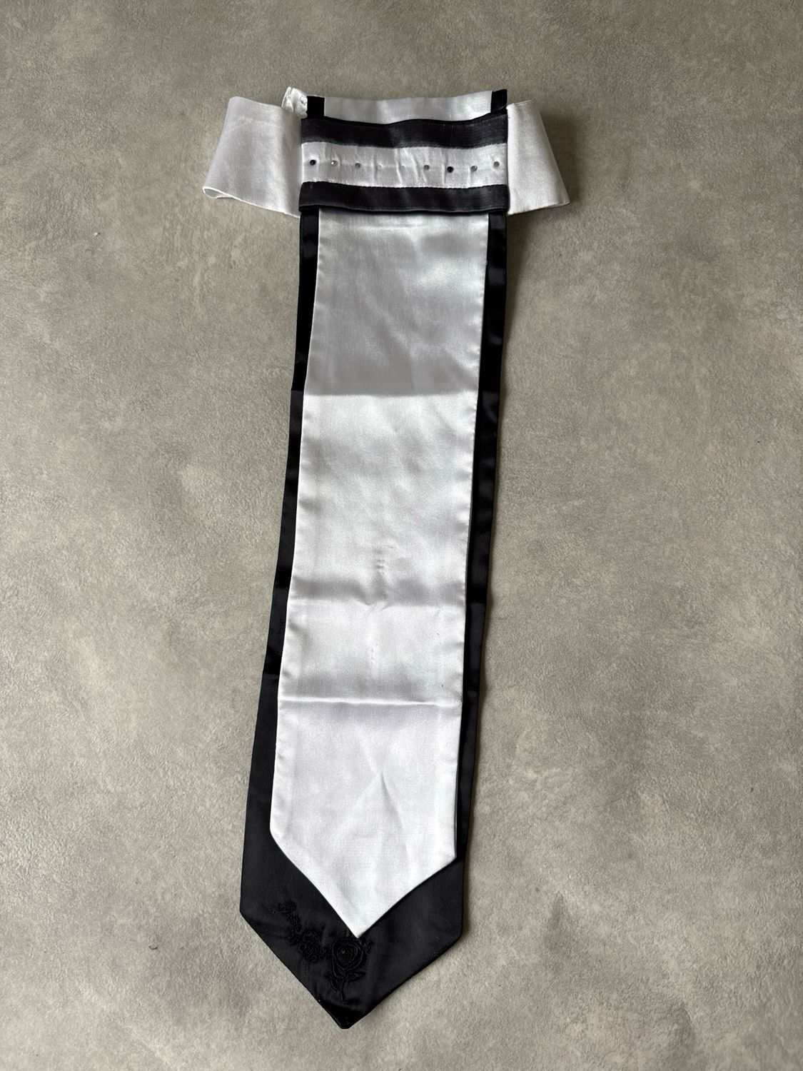QHP plastron zwart wit