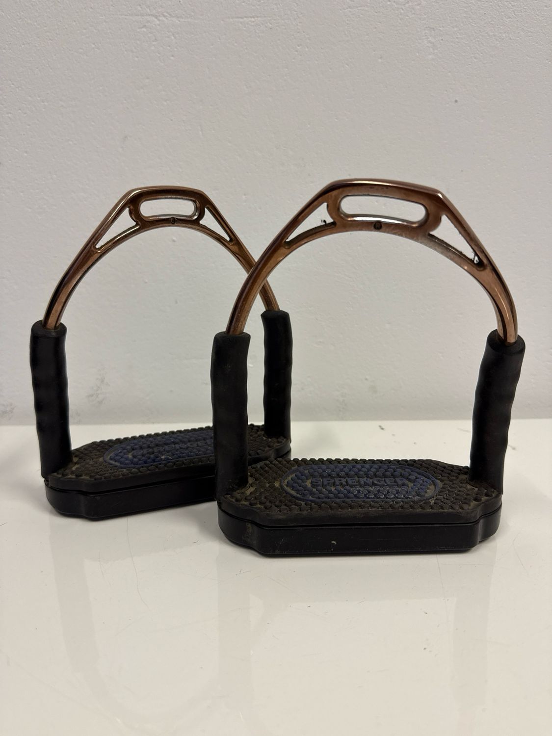 Sprenger bow balance beugels brons