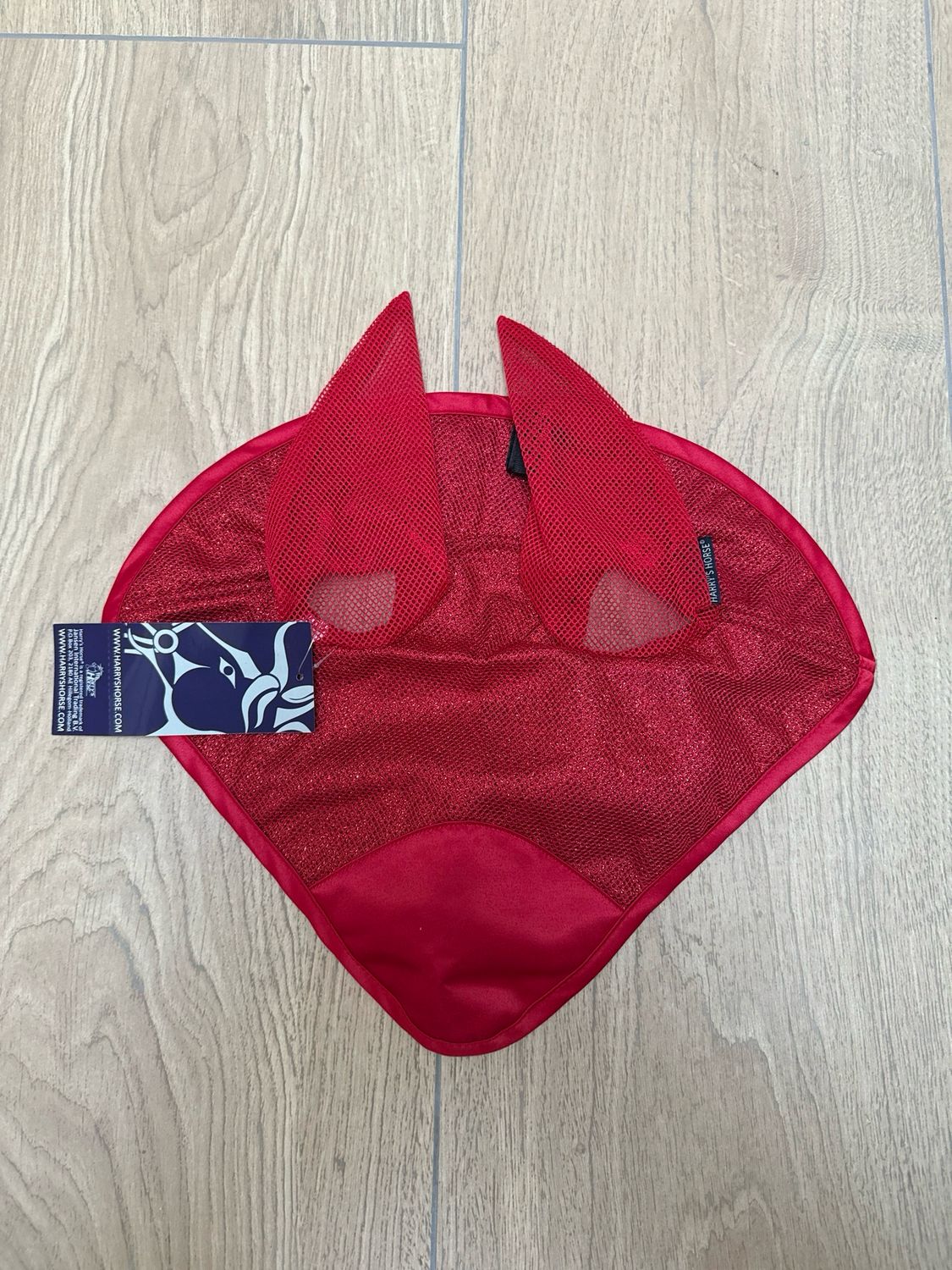 Harry’s horse oornetje Silverstone rood full
