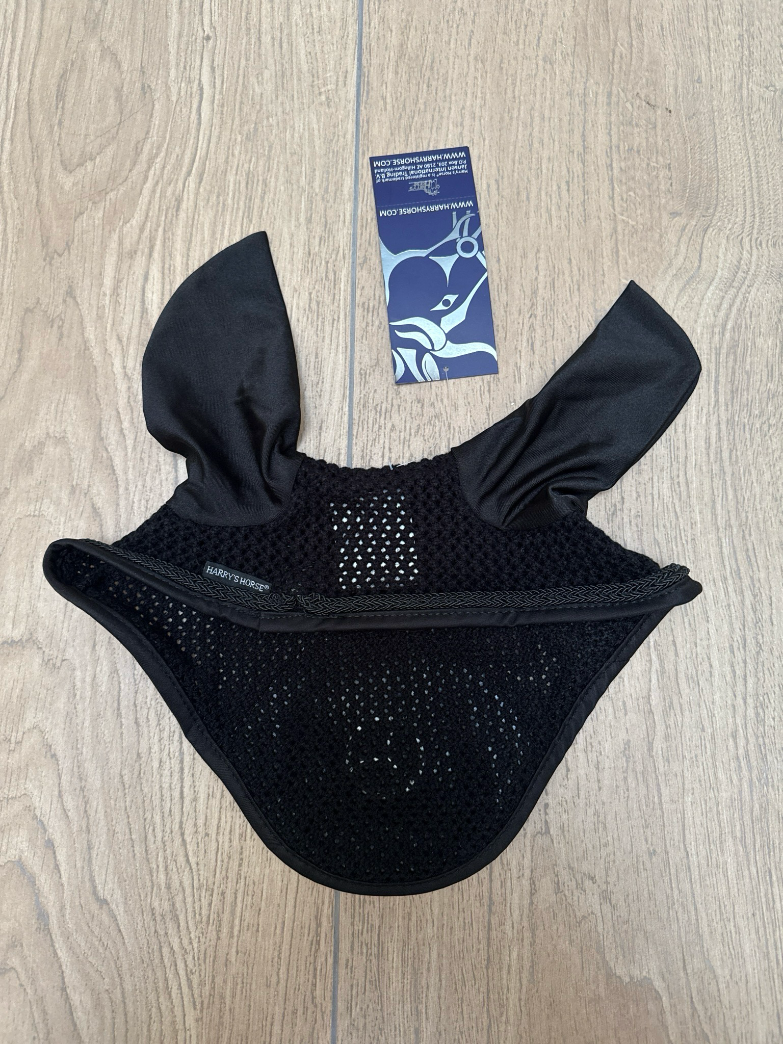 Harry’s horse oornetje jet black zwart cob