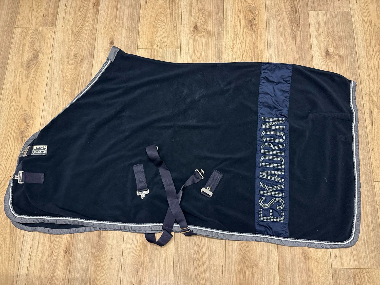 Eskadron zweetdeken blauw glitter 185
