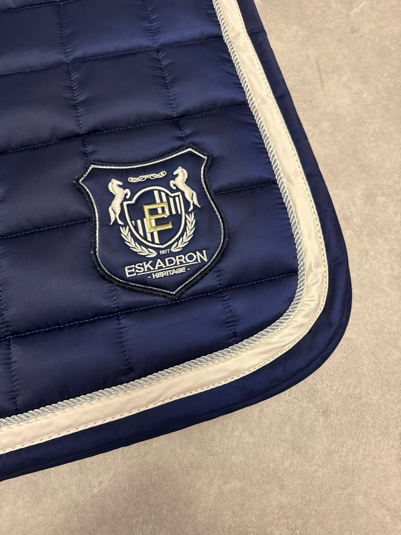 Eskadron Heritage dekje blauw full spring