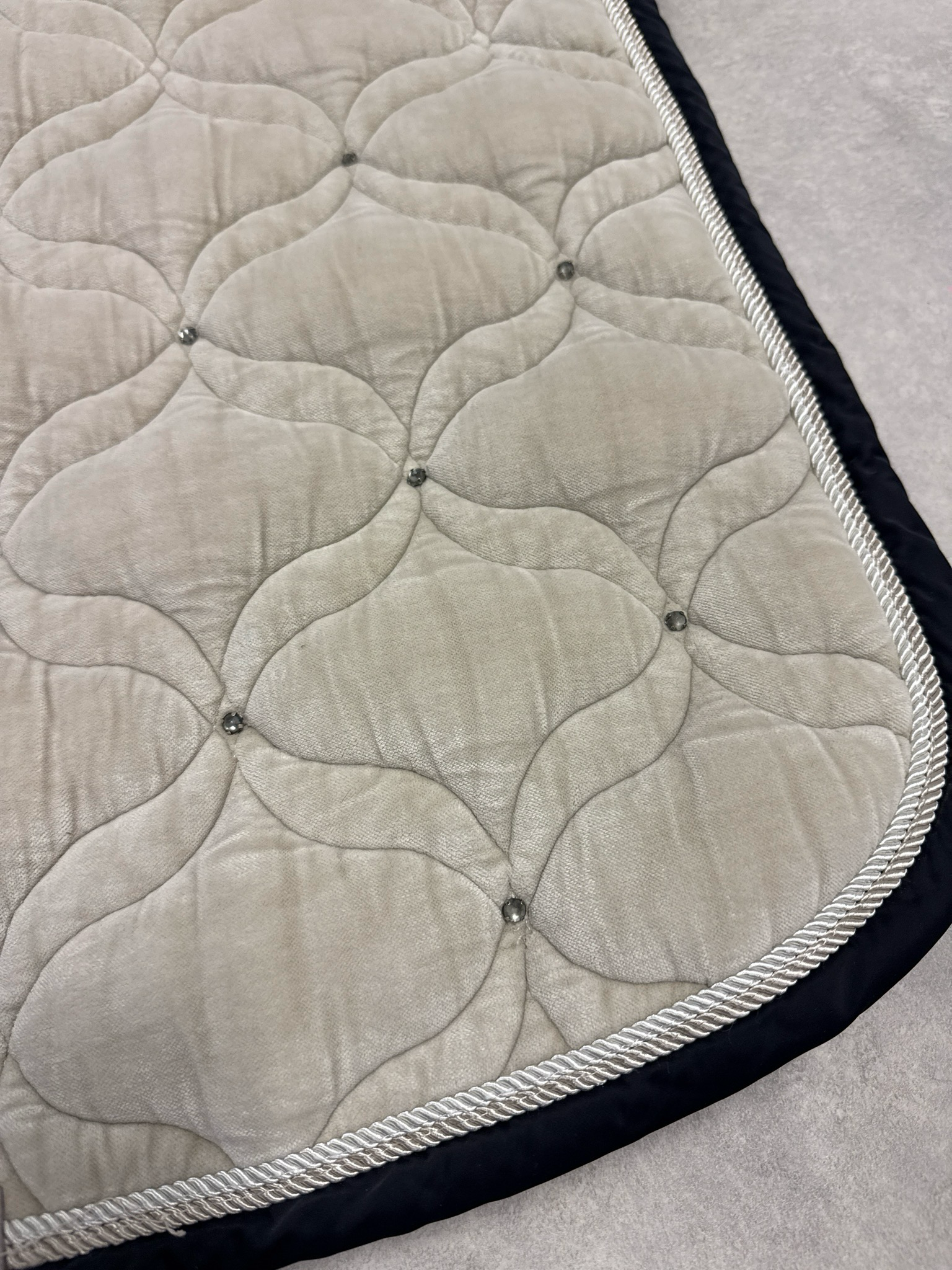 Eskadron dekje velvet crème full dressuur
