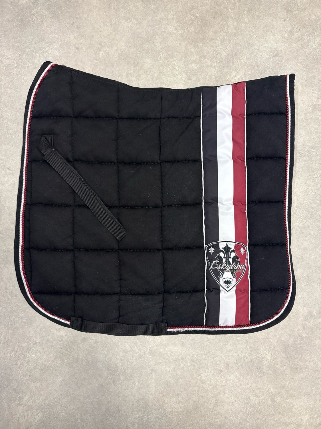 Eskadron big square dekje zwart rood full dressuur
