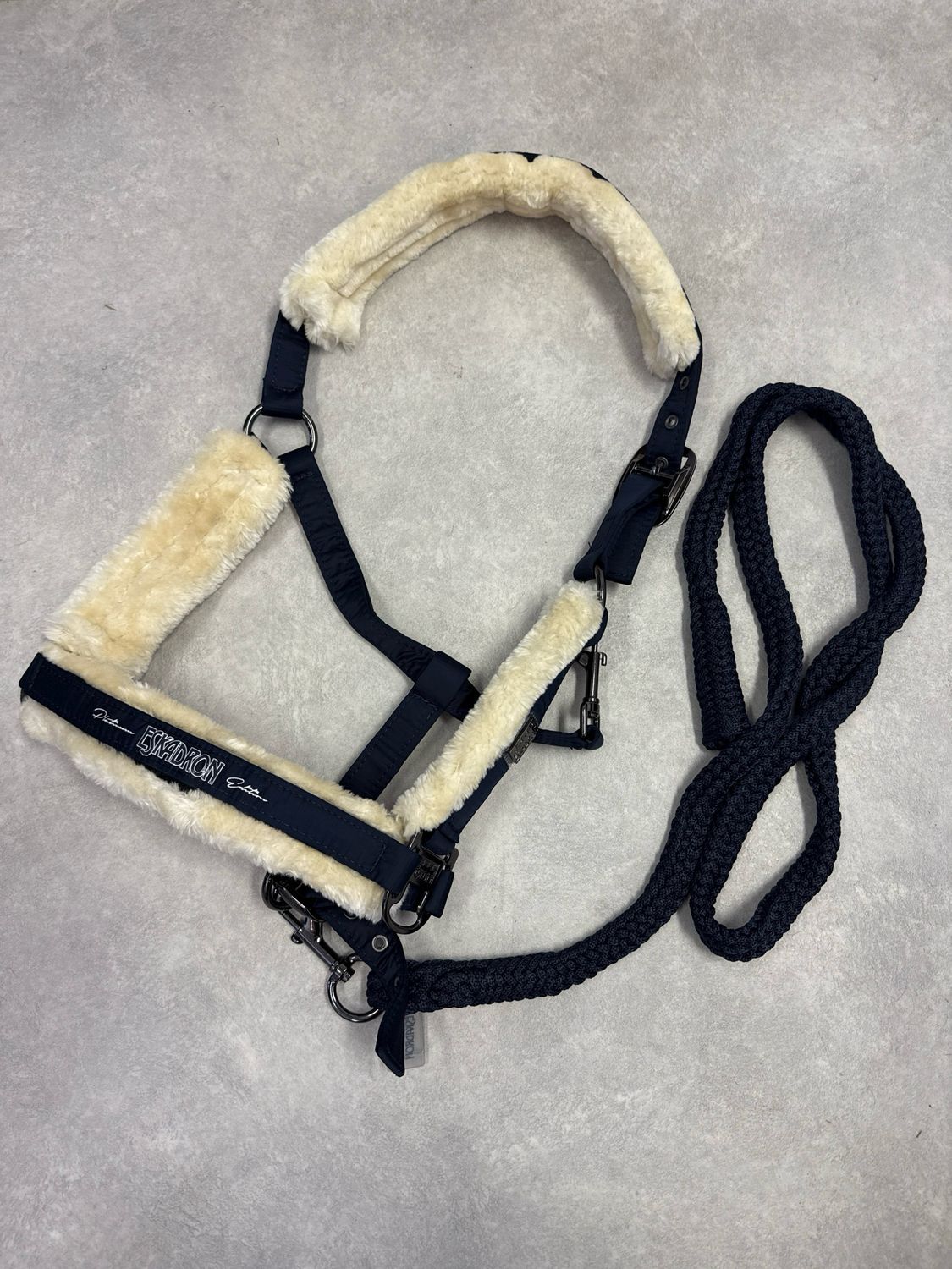 Eskadron platinum halsterset bont blauw full