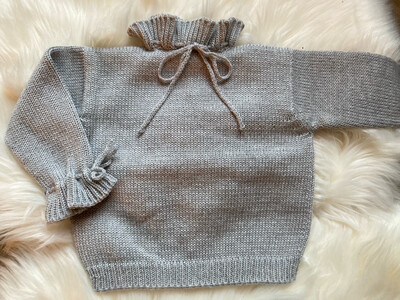 Knitted sweater grey