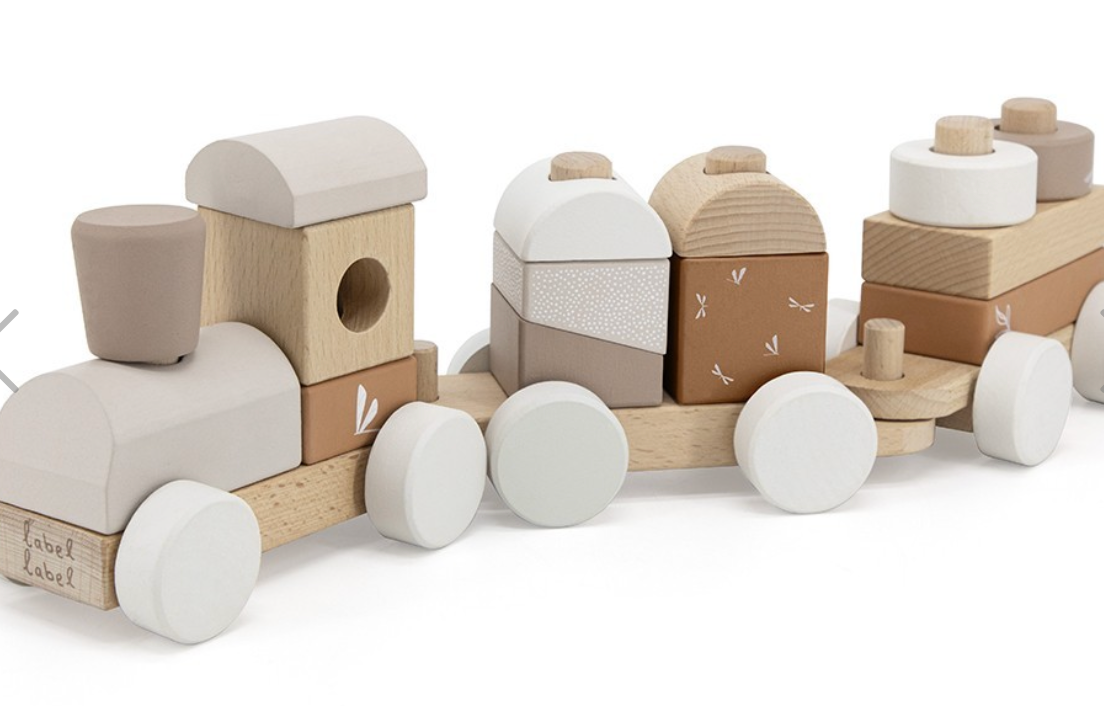 Stacking train -Label Label - Nougat