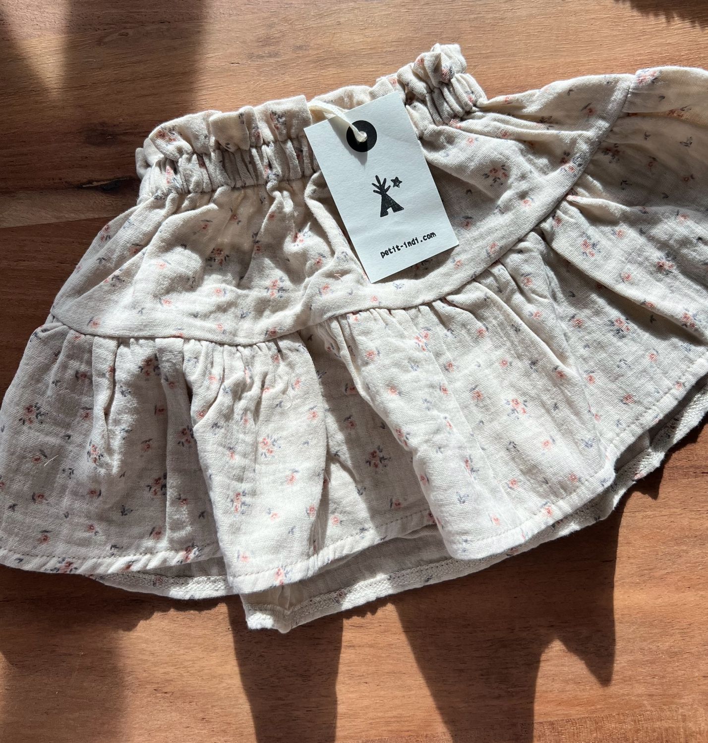Rokje Flower Petit Indi - beige met bloemenmotief