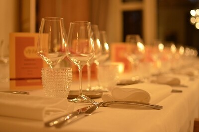 Wijnen aan de feesttafel