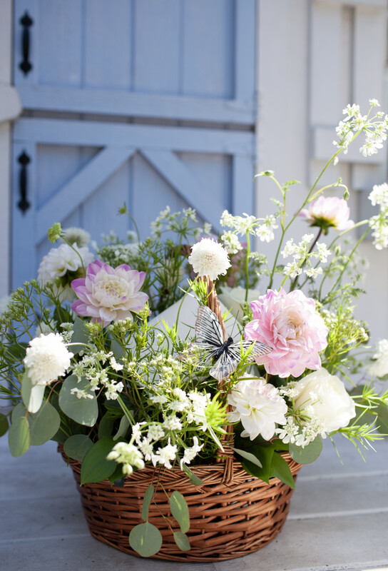 CUSTOM FLOWER ARRANGEMENT