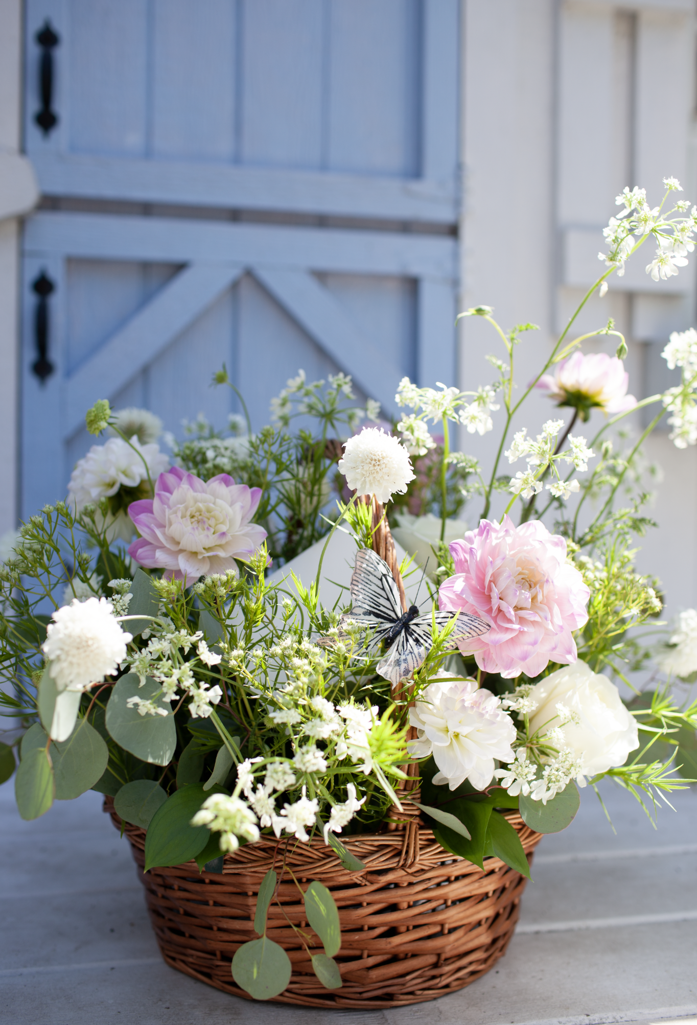CUSTOM FLORAL BASKET
