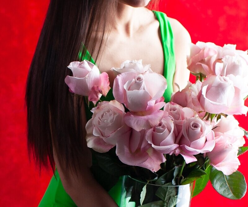 WEEKLY ROSE