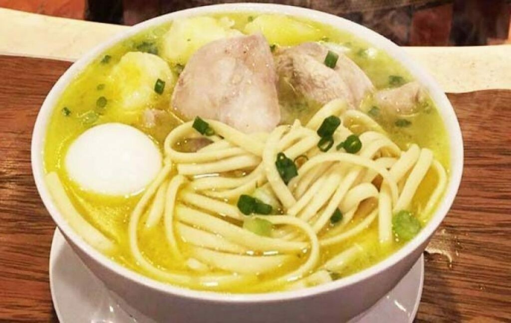 SOPA A LA MINUTA S/11 Y CALDO DE GALLINA S/9