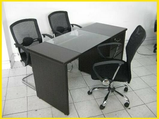 Escritorio Ejecutivo en Madera con Vidrio Incrustado – 120 y 150 cm