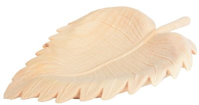 Leaf bowl made of pine wood
