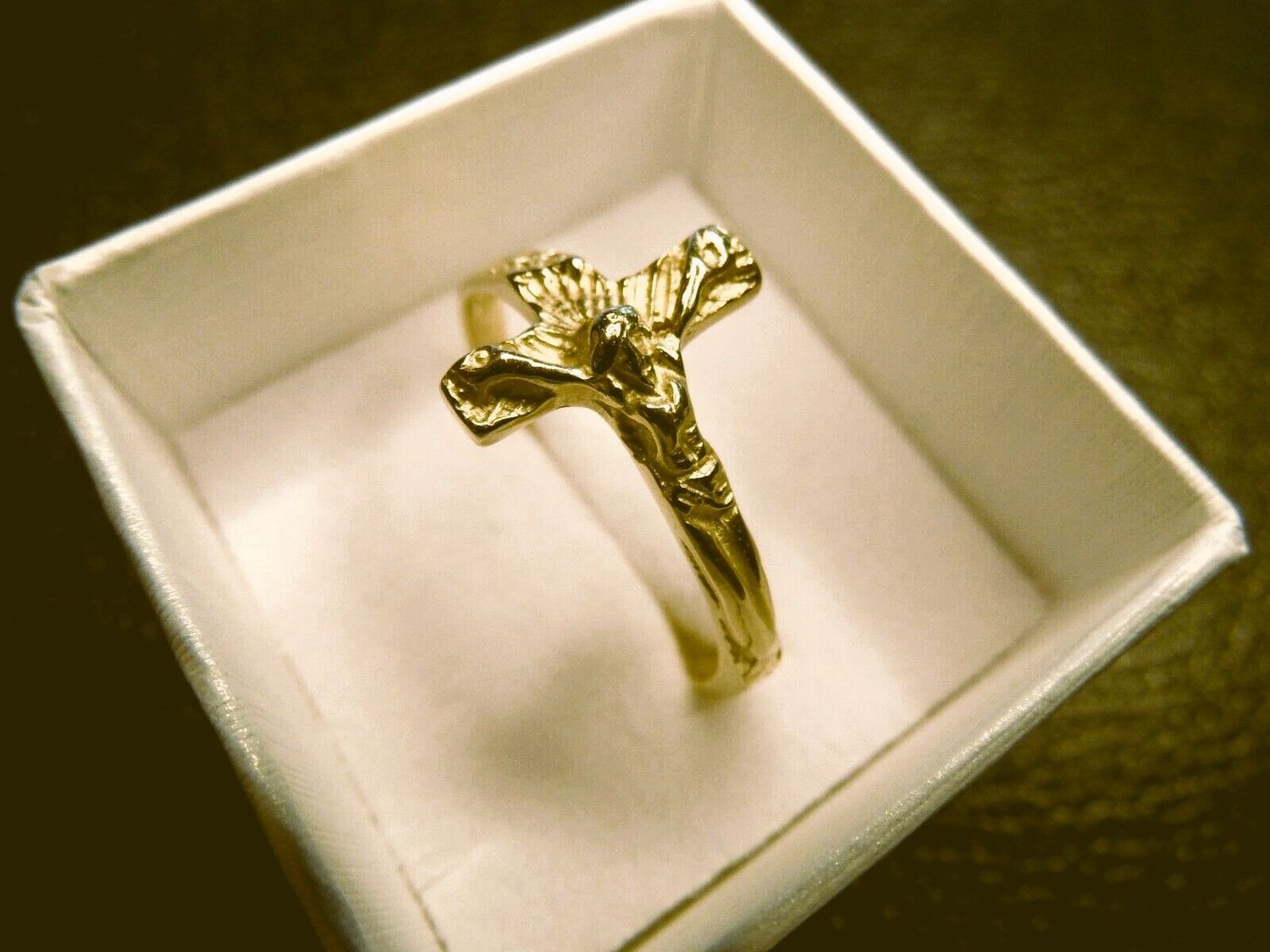 Ring mit Kreuz aus 585 Gold 14 Karat Ring mit Kreuz aus 585 Gold 14 Karat