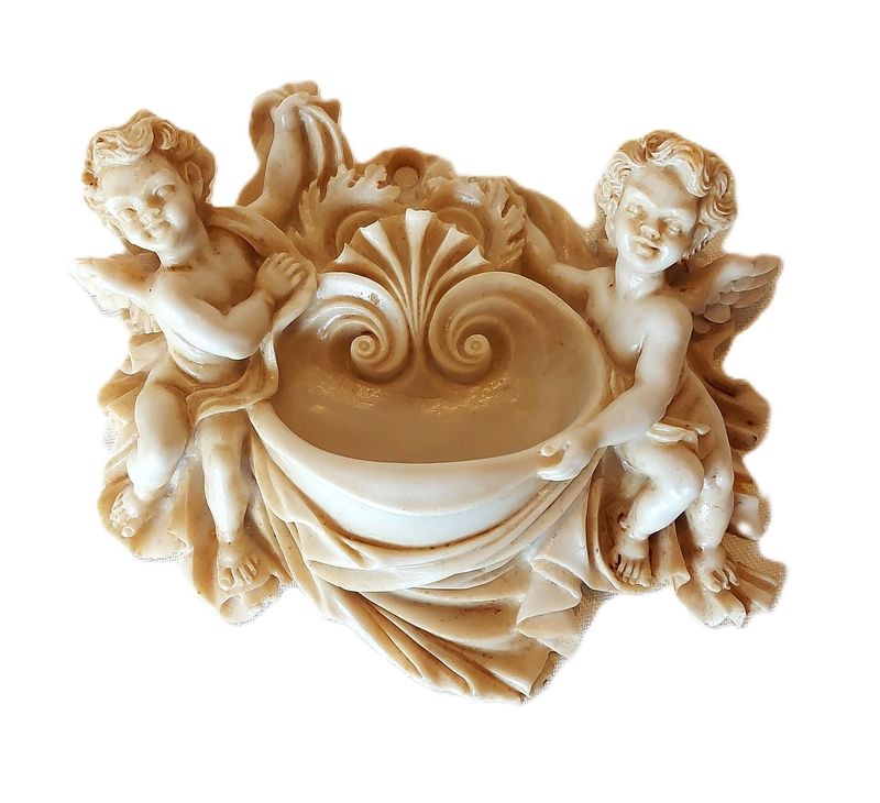 Weihwasserkessel mit zwei Engeln Weihwasserkessel mit zwei Engeln