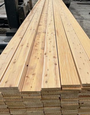 Lehtikuusi terassilauta 28x145mm 2-laatu lehtikuusi 2-laatu