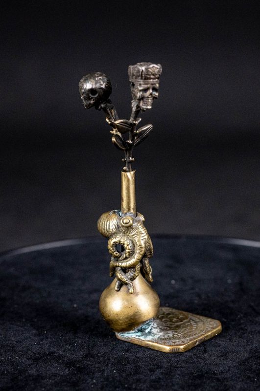 Abyssal Offering incense sculpture