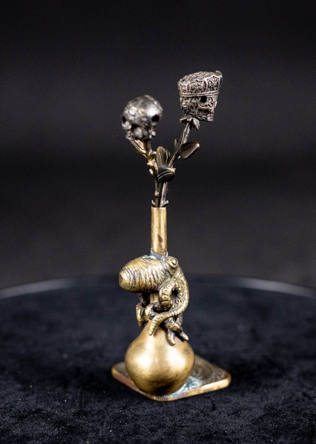 Abyssal Offering incense sculpture