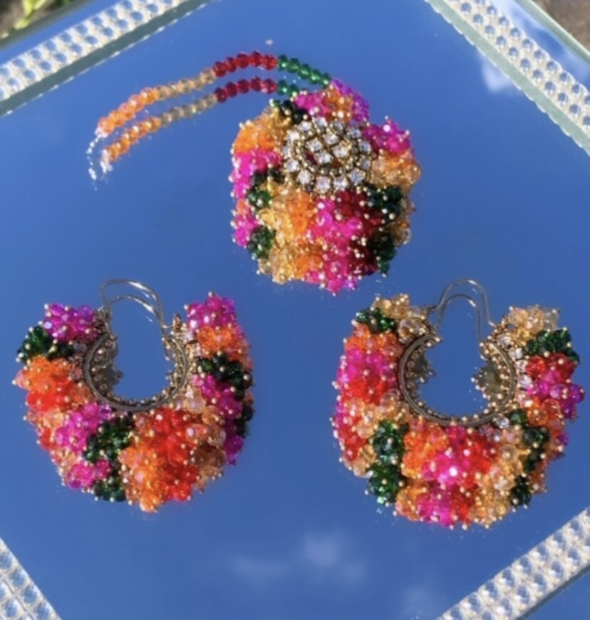 MULTICOLOR EARRINGS &amp; TIKKA SET