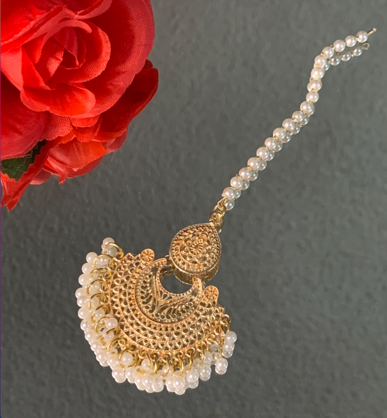 GOLD TIKKA W/ WHITE PEARLS
