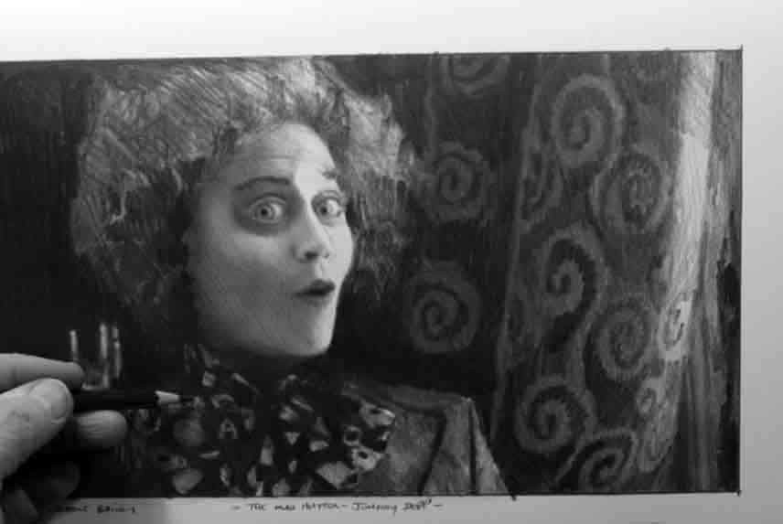 Mad Hatter (Johnny Depp).