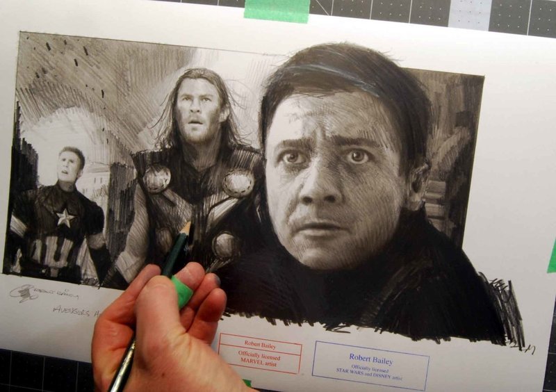 AVENGERS HERO. (Jeremy Renner).