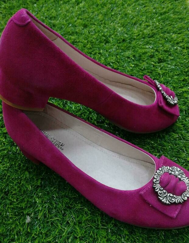 Scarpe tirolesi berry  38,39,40€ 99,00