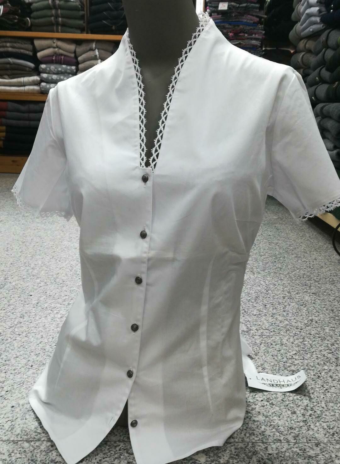 Amelia 42,48 € 49,00