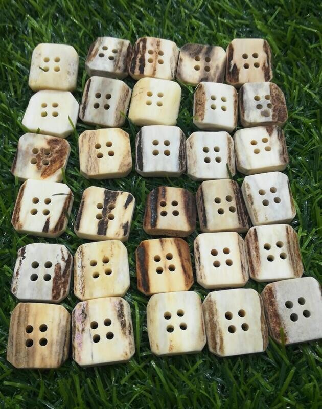 Bottoni 2x2cm € 4,50