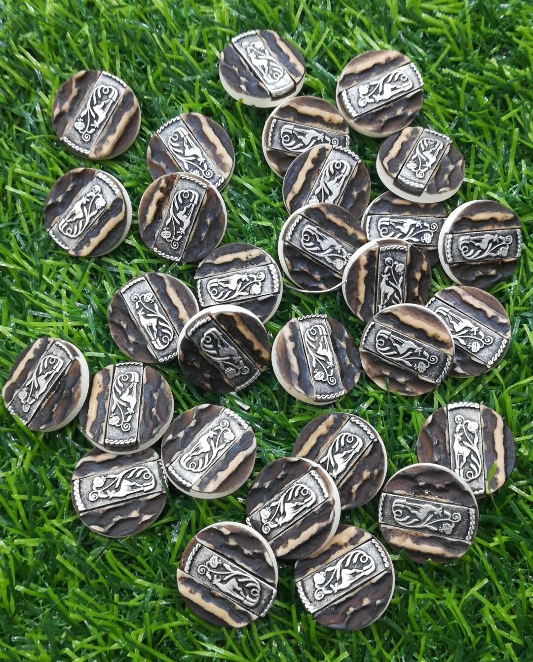 Knöpfe 2cm € 4,50