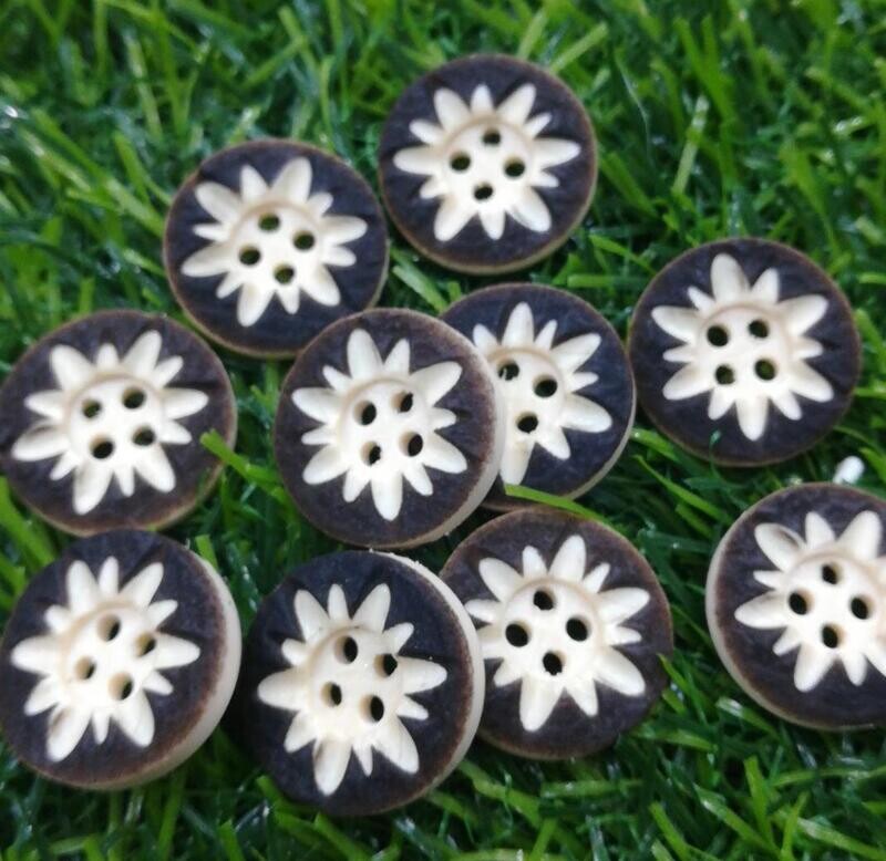 Bottone fiore 1,5cm € 2,90