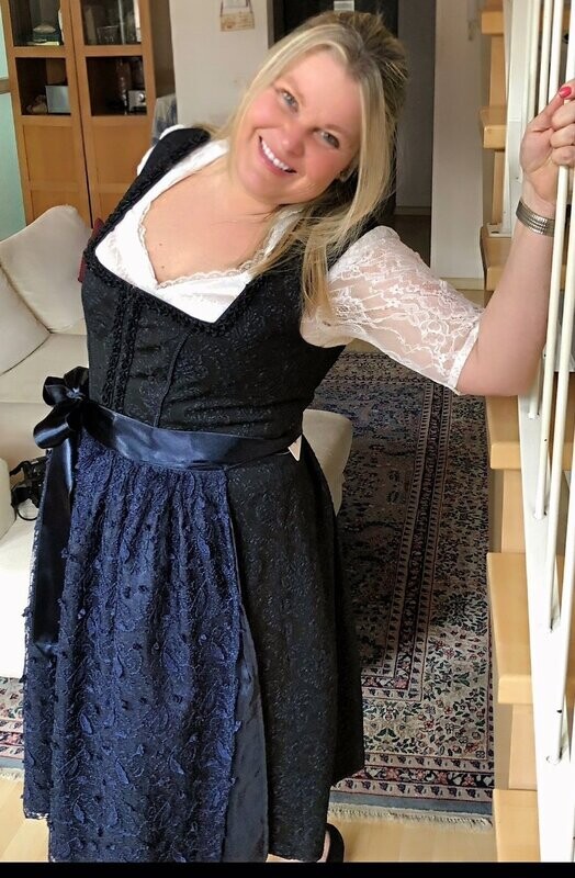 Dirndl Luise48,  € 230,00